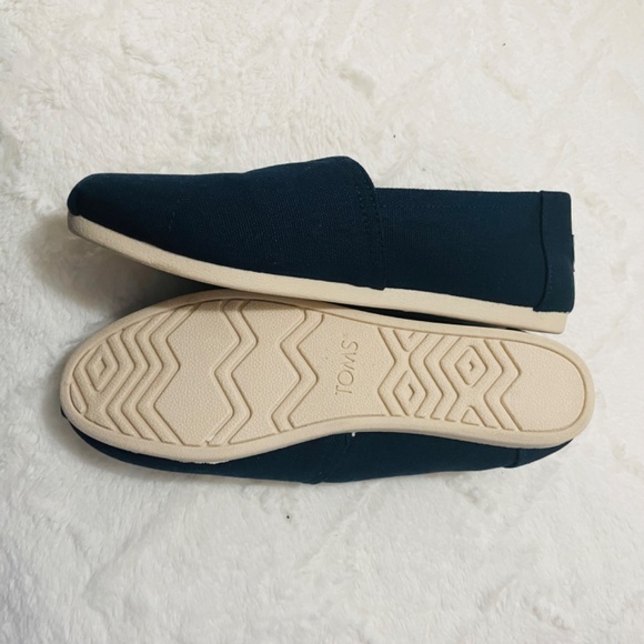 Toms Canvas Flats - Picture 5 of 16